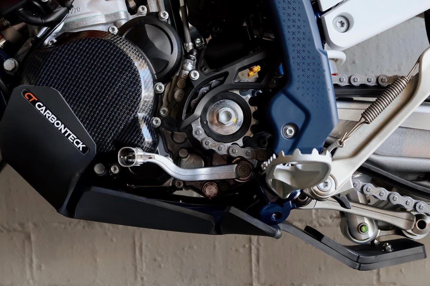 Carbonteck carbon kevlar ignition cover 250-300 TPI KTM HUSQVARNA 17-23