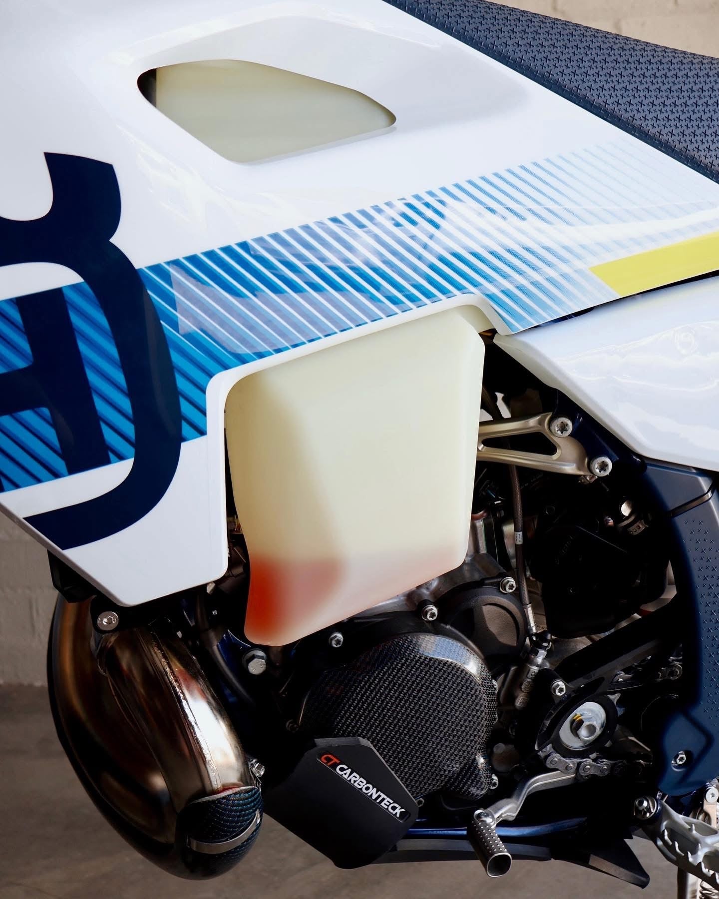 Carbonteck carbon kevlar ignition cover 250-300 TPI KTM HUSQVARNA 17-23