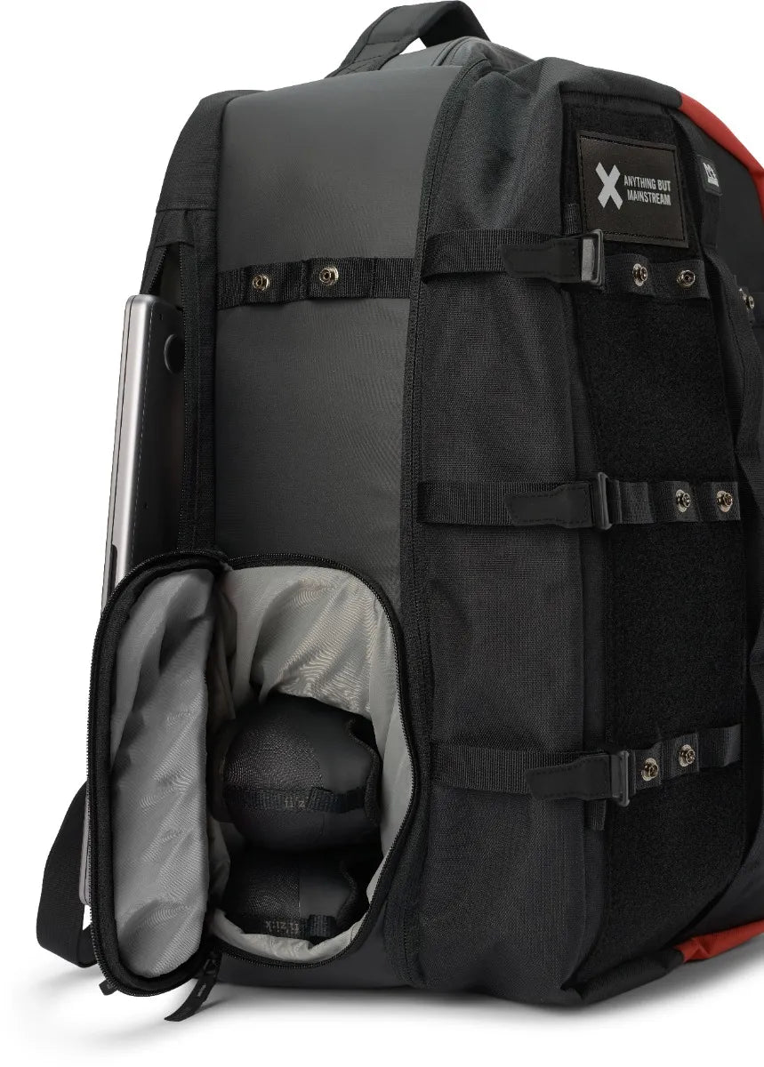 USWE Buddy 40L Athlete Gear Pack – Carbon Black
