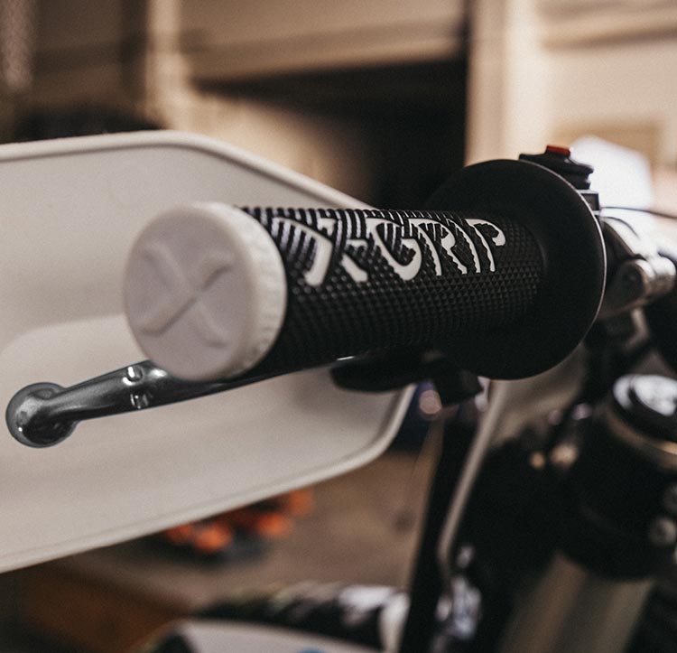 X-GRIP BRAAAAP LOCK ON GRIPS