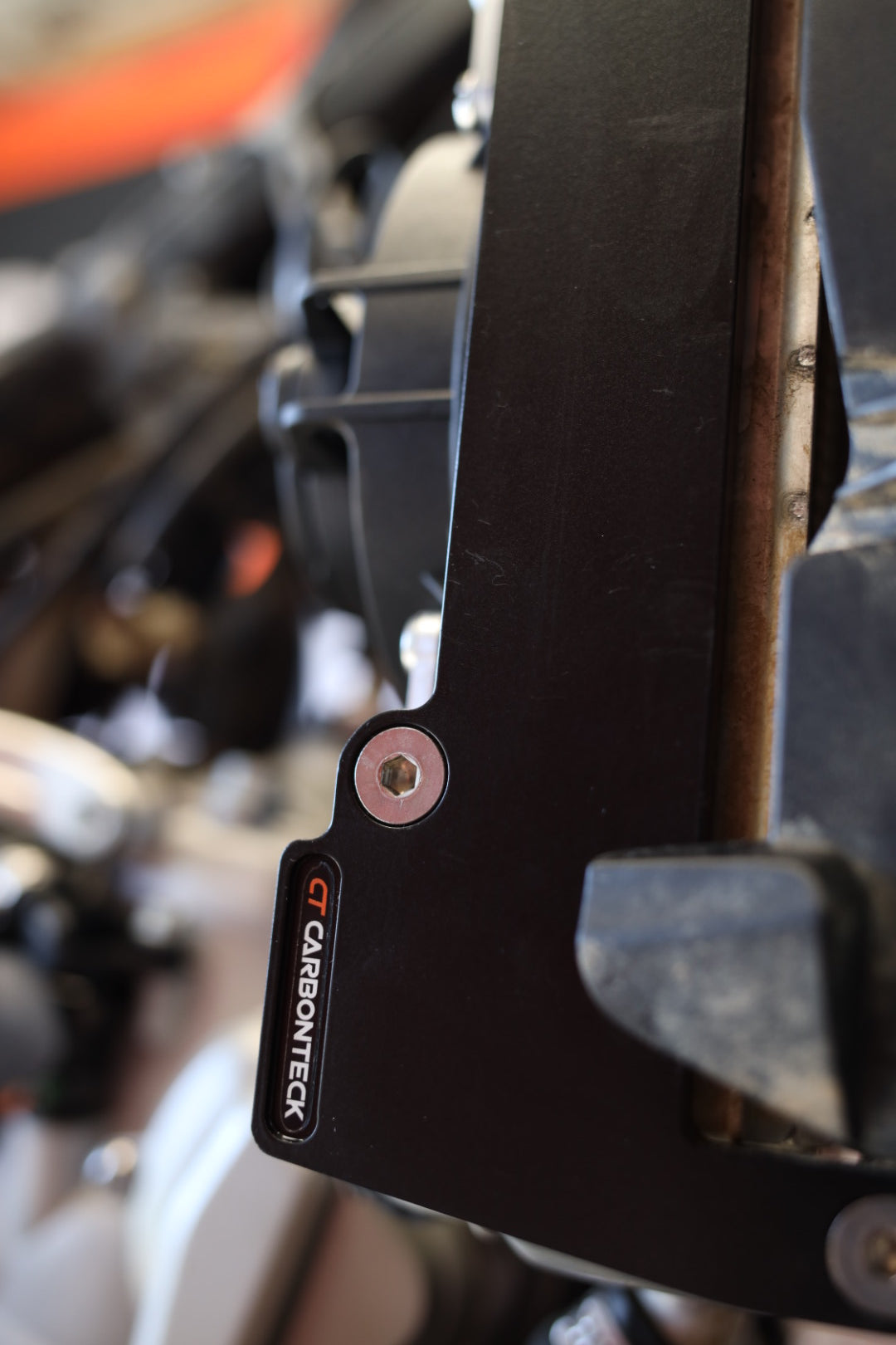 CarbonTeck – RADIATOR BRACE – KTM / HUSQVARNA / GAS GAS 125-450 TPI TBI
