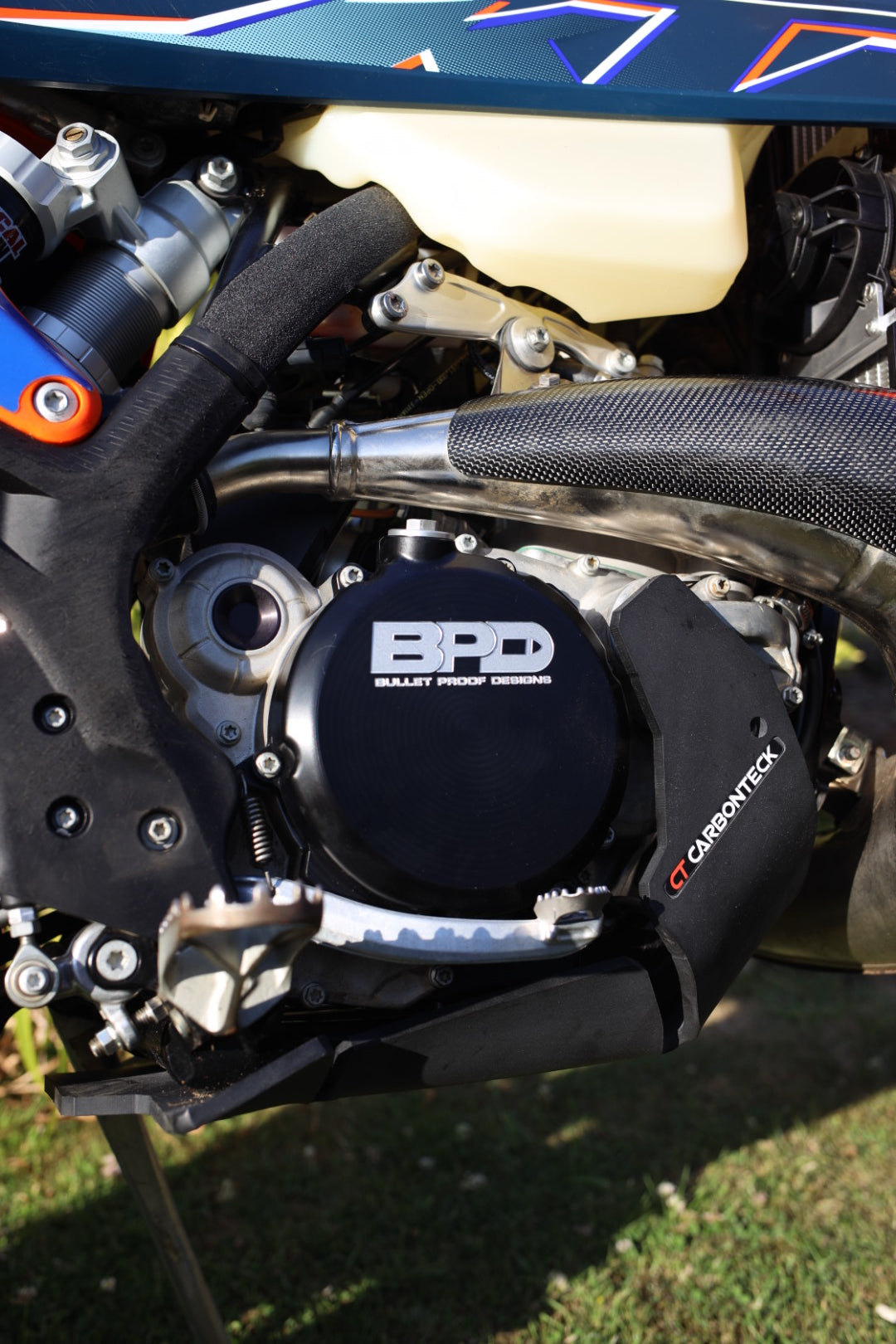 CarbonTeck– KTM PDS HDPE BASHPLATE FOR 250/300 2T TPI TBI