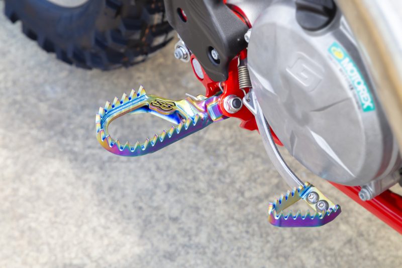 S3 parts ‘TITANIUM PUNK’ Enduro Footrests ‘BACK and LOW’ ALL MODELS