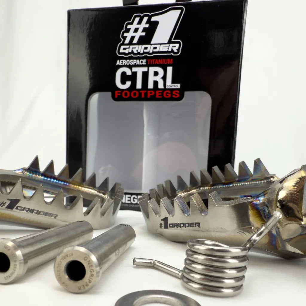 One gripper Titanium CTRL Footpegs – Mud-Free – KTM, Husky, Gas Gas & Beta