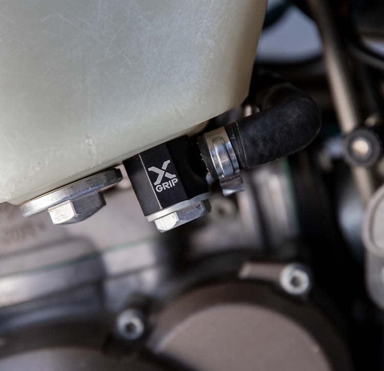 X-GRIP FUEL TANK CONNECTION