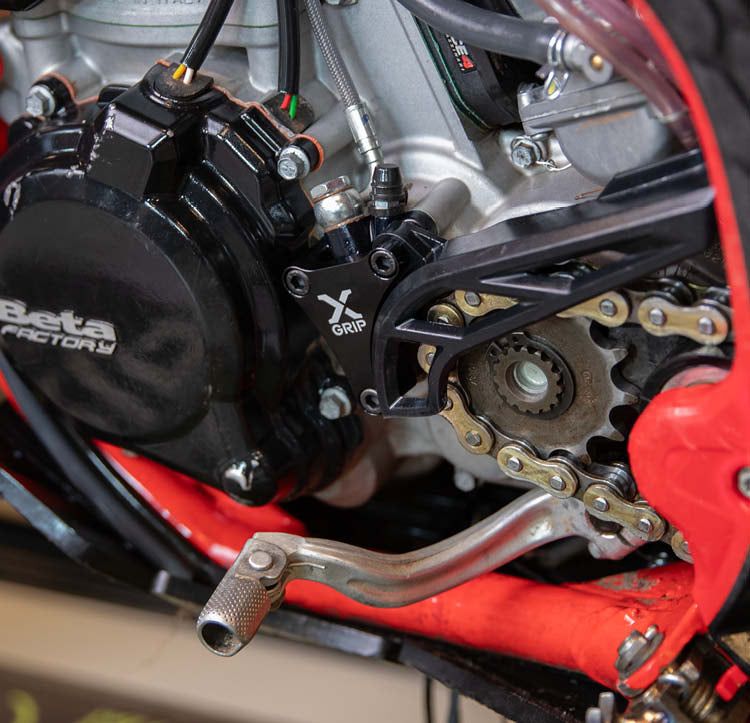 X-GRIP CLUTCH SLAVE GUARD BETA (pre-order)
