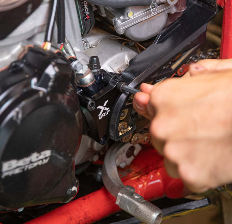 X-GRIP CLUTCH SLAVE GUARD BETA (pre-order)