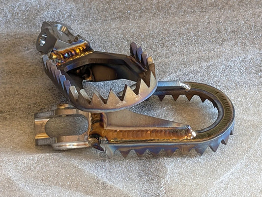 Rutherford Racing KTM TITANIUM FOOTPEGS (RAPTOR STYLE) 5 BACK 5 DOWN